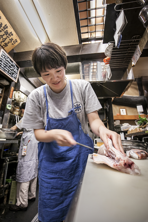 明石・魚の棚商店街「立呑み田中」地元の“最高すぎる酒場”を知らずにいた不覚