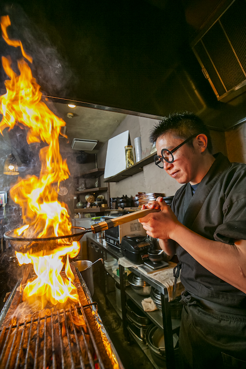 大阪・福島「炭焼巧房 源」鶏・馬・野菜…厳選素材の炭焼に胃も心も焦がされて