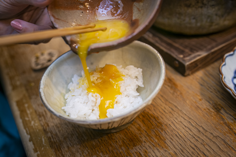 大阪・福島「炭焼巧房 源」鶏・馬・野菜…厳選素材の炭焼に胃も心も焦がされて