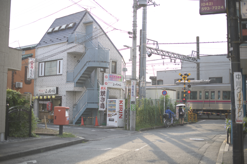 南平駅徒歩10秒「京王線随一のやきとりの店」と書かれた看板に偽りはない