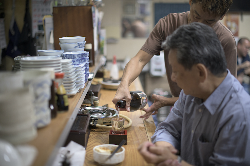 立川南口「昭和の雰囲気を残す名酒場」でやる唐揚げ＆赤星の悦楽